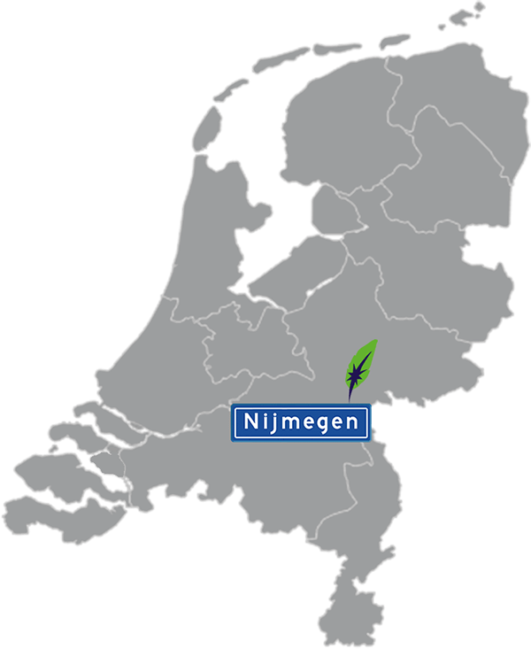 Grijze kaart van Nederland met Nijmegen aangegeven voor maatwerk taalcursus Spaans zakelijk - blauw plaatsnaambord met witte letters en Dagnall veer - transparante achtergrond - 600 * 733 pixels